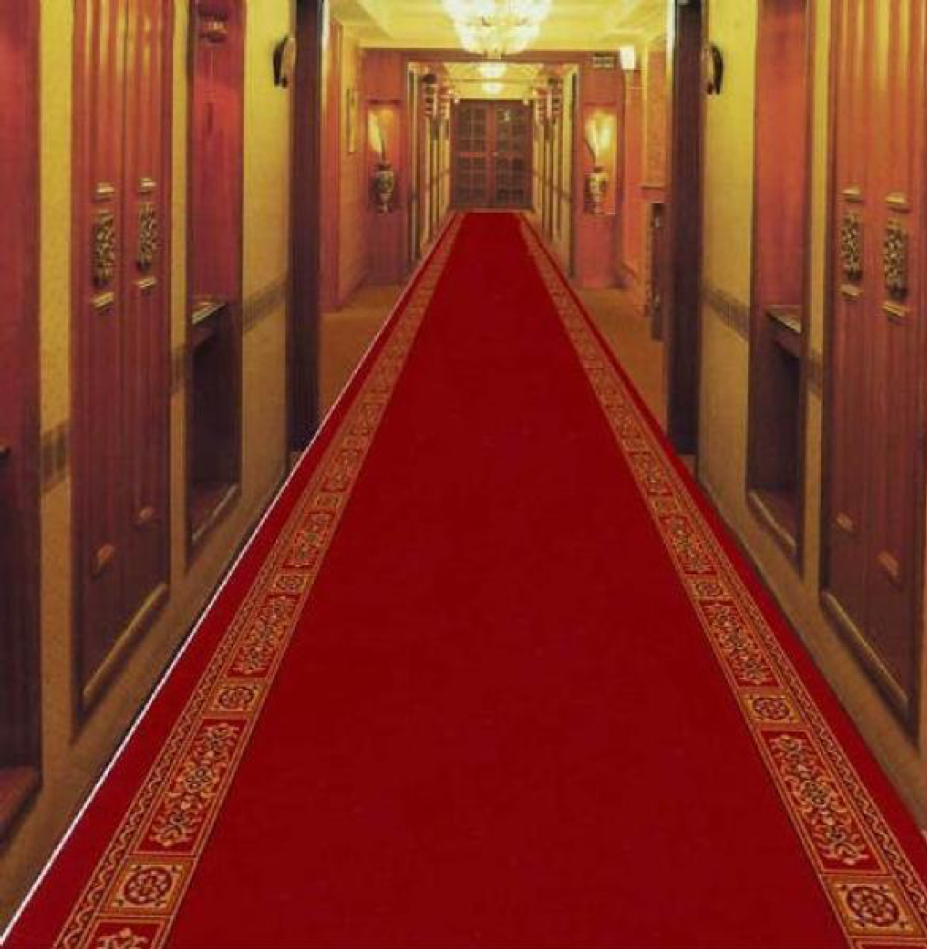Thảm trải sàn hành lang đỏ viền vàng