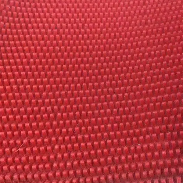 Thảm nhựa gai mít màu đỏ
