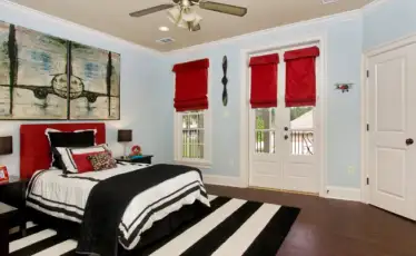 Bố trí thảm lót sàn khiến phòng ngủ khách sạn đẹp lung linh