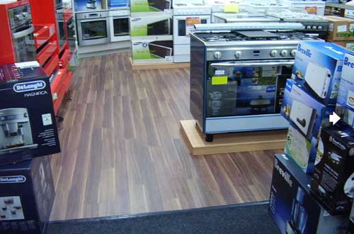 Sàn gỗ Inovar sủ dụng trong showroom